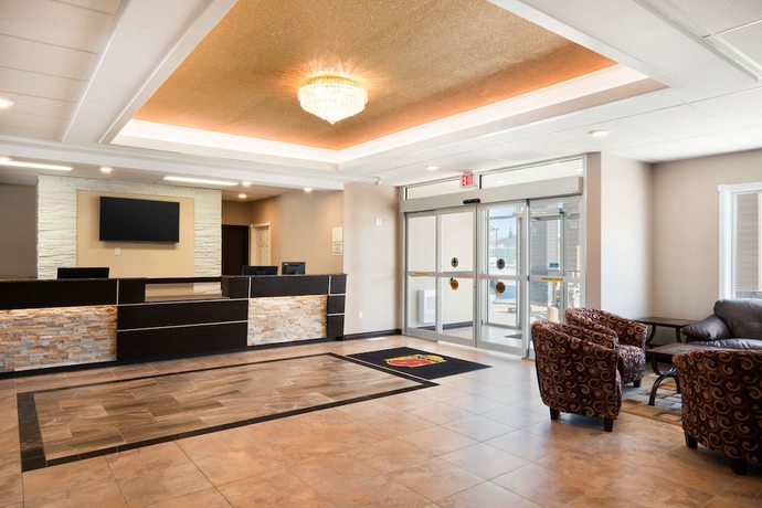 Imagen de los interiores del Hotel Super 8 By Wyndham Regina. Foto 20