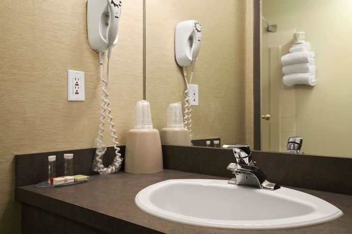 Imagen de la habitación del Hotel Super 8 By Wyndham Revelstoke Bc. Foto 17