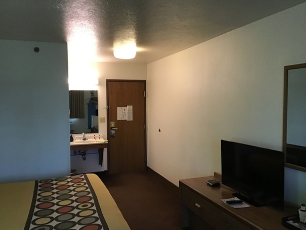 Imagen de la habitación del Hotel Super 8 By Wyndham Rexburg. Foto 15