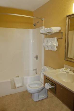 Imagen de la habitación del Hotel Super 8 By Wyndham Richmond, Richmond. Foto 4