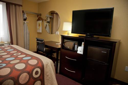 Imagen de la habitación del Hotel Super 8 By Wyndham Richmond, Richmond. Foto 10