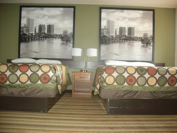 Imagen de la habitación del Hotel Super 8 By Wyndham Richmond/chamberlayne Rd. Foto 8