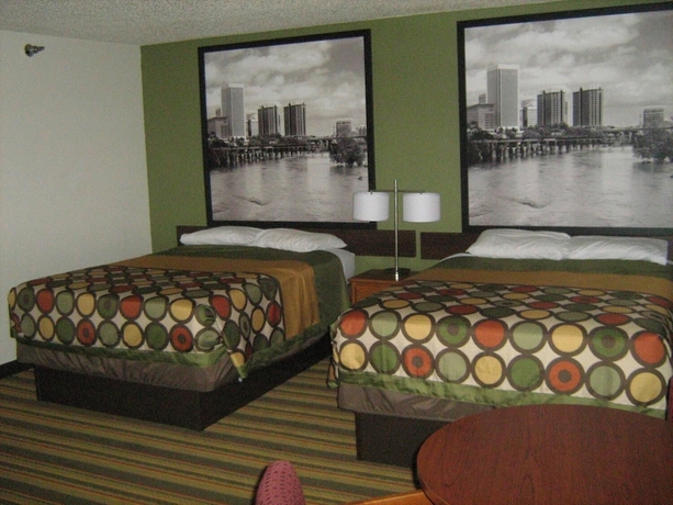 Imagen de la habitación del Hotel Super 8 By Wyndham Richmond/chamberlayne Rd. Foto 9