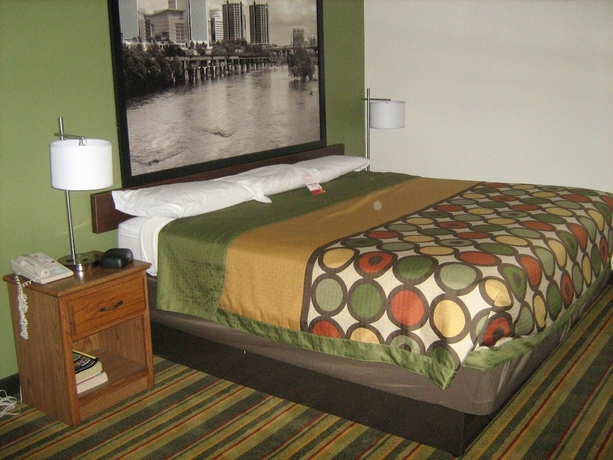 Imagen de la habitación del Hotel Super 8 By Wyndham Richmond/chamberlayne Rd. Foto 10