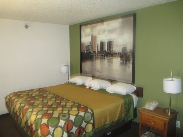 Imagen de la habitación del Hotel Super 8 By Wyndham Richmond/chamberlayne Rd. Foto 13