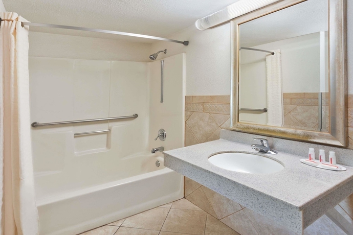 Imagen de la habitación del Hotel Super 8 By Wyndham Ringgold. Foto 15