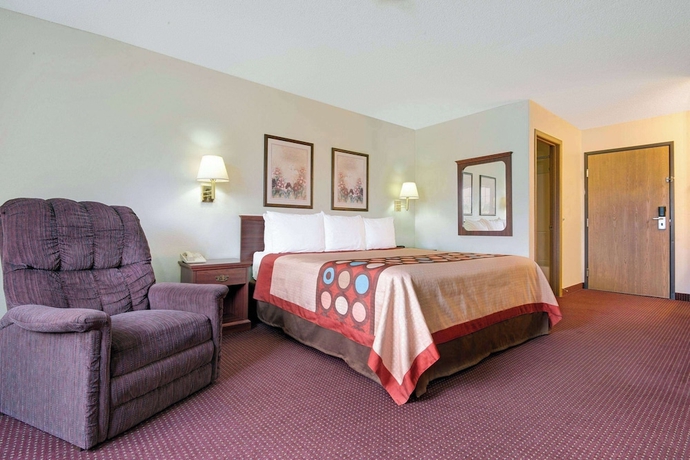 Imagen de la habitación del Hotel Super 8 By Wyndham Riverside/kansas City. Foto 5