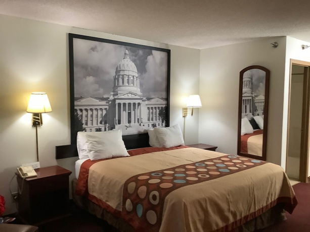Imagen de la habitación del Hotel Super 8 By Wyndham Riverside/kansas City. Foto 6