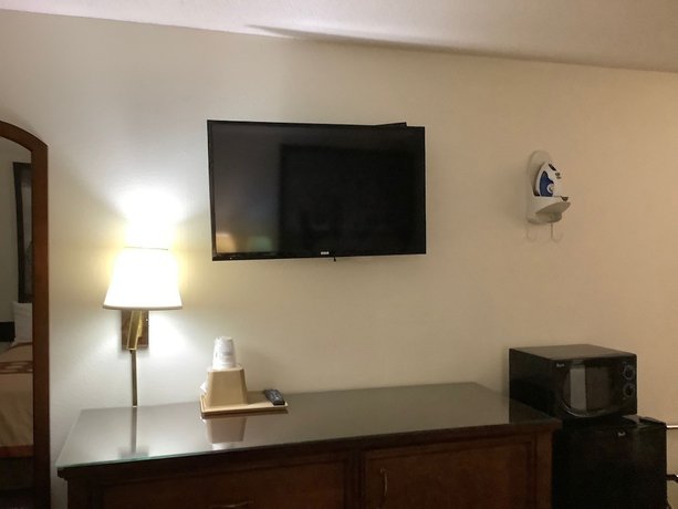 Imagen de la habitación del Hotel Super 8 By Wyndham Riverside/kansas City. Foto 7
