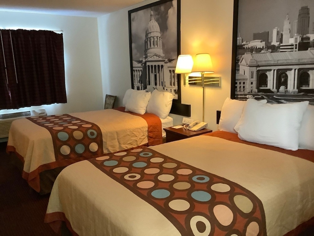 Imagen de la habitación del Hotel Super 8 By Wyndham Riverside/kansas City. Foto 13