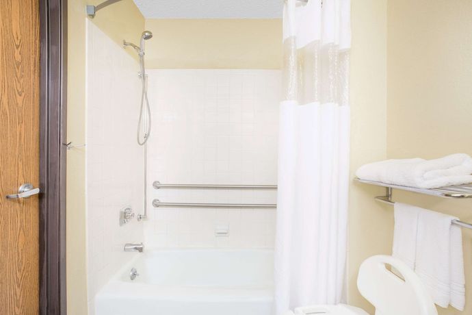 Imagen de la habitación del Hotel Super 8 By Wyndham Roanoke Va. Foto 14