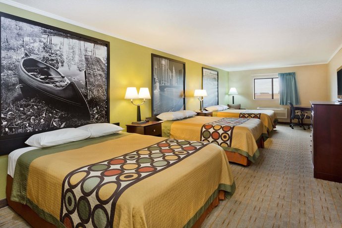 Imagen de la habitación del Hotel Super 8 By Wyndham Rochelle. Foto 12