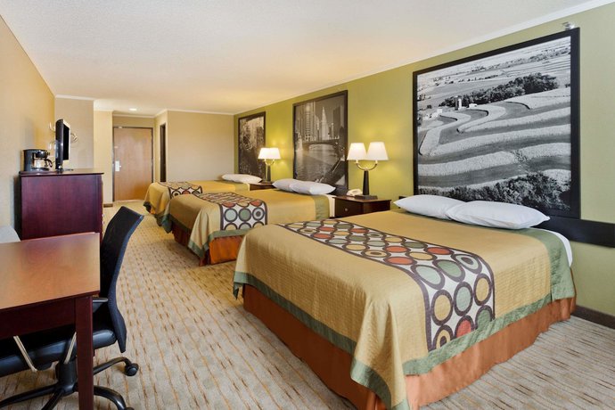 Imagen de la habitación del Hotel Super 8 By Wyndham Rochelle. Foto 13