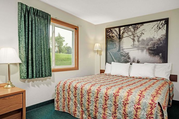 Imagen de la habitación del Hotel Super 8 By Wyndham Rogers Minnesota. Foto 6