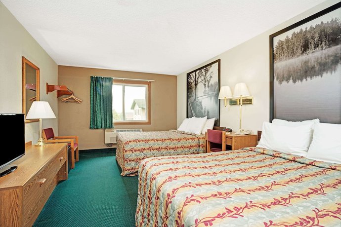 Imagen de la habitación del Hotel Super 8 By Wyndham Rogers Minnesota. Foto 8