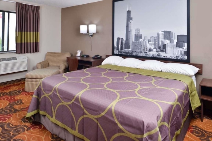 Imagen de la habitación del Hotel Super 8 By Wyndham Romeoville Bolingbrook. Foto 8