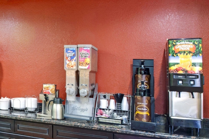 Imagen del bar/restaurante del Hotel Super 8 By Wyndham Romeoville Bolingbrook. Foto 3