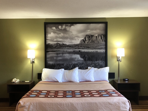 Imagen de la habitación del Hotel Super 8 By Wyndham S Jordan/sandy/slc Area. Foto 5