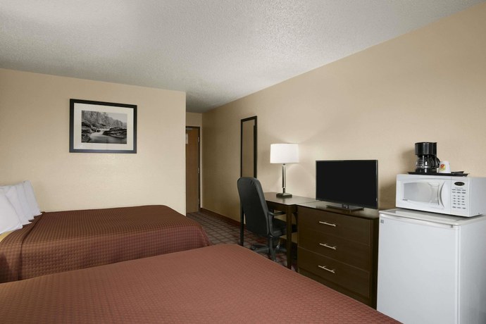 Imagen de la habitación del Hotel Super 8 By Wyndham Saginaw. Foto 3