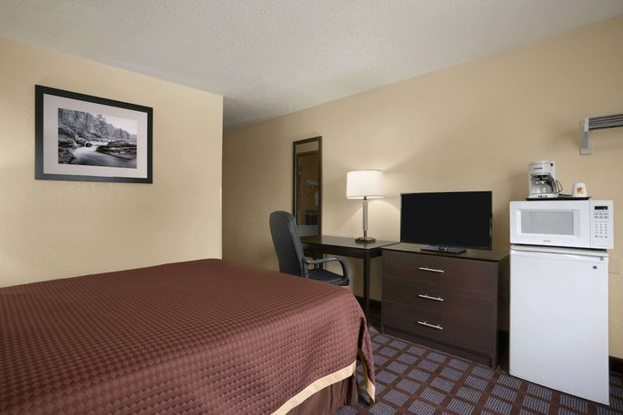 Imagen de la habitación del Hotel Super 8 By Wyndham Saginaw. Foto 5