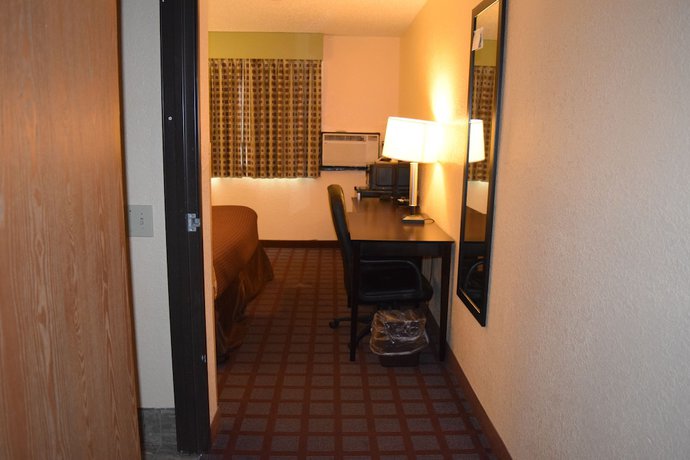 Imagen de la habitación del Hotel Super 8 By Wyndham Saginaw. Foto 12