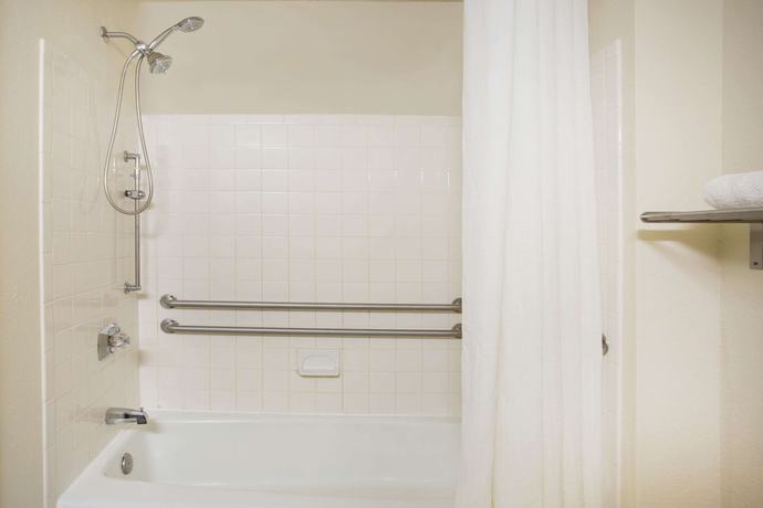 Imagen de la habitación del Hotel Super 8 By Wyndham Salem Va. Foto 14