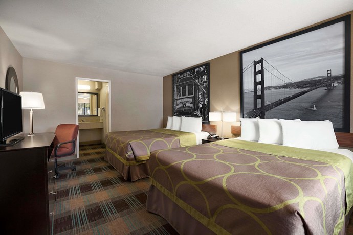 Imagen de la habitación del Hotel Super 8 By Wyndham Salinas. Foto 6