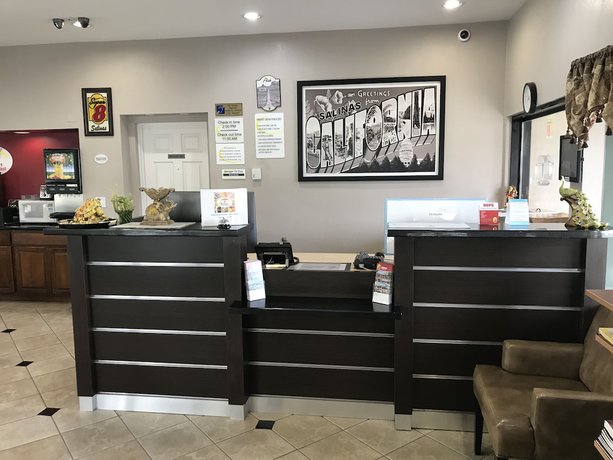 Imagen de los interiores del Hotel Super 8 By Wyndham Salinas. Foto 19