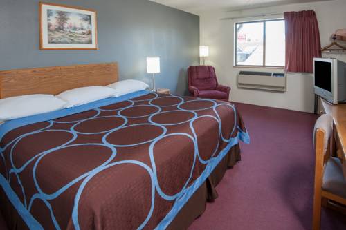 Imagen de la habitación del Hotel Super 8 By Wyndham Salmon Arm. Foto 9