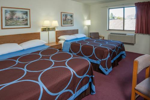 Imagen de la habitación del Hotel Super 8 By Wyndham Salmon Arm. Foto 11
