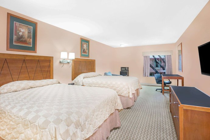 Imagen de la habitación del Hotel Super 8 By Wyndham San Angelo. Foto 4