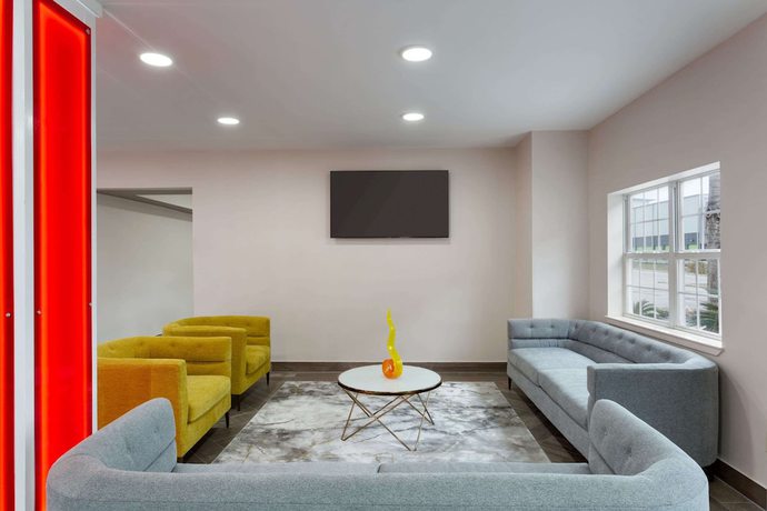 Imagen de los interiores del Hotel Super 8 By Wyndham San Antonio Airport North. Foto 16