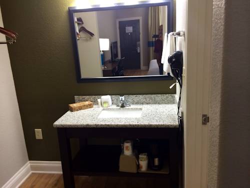 Imagen de la habitación del Hotel Super 8 By Wyndham San Antonio Near Fort Sam Houston. Foto 7