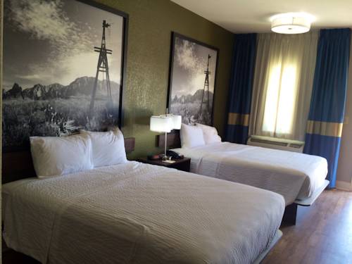 Imagen de la habitación del Hotel Super 8 By Wyndham San Antonio Near Fort Sam Houston. Foto 8