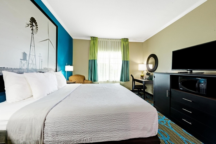 Imagen de la habitación del Hotel Super 8 By Wyndham San Antonio/alamodome Area. Foto 4