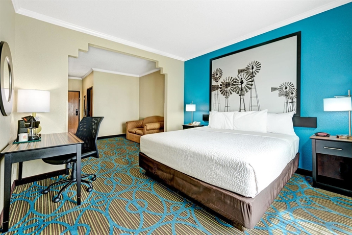 Imagen de la habitación del Hotel Super 8 By Wyndham San Antonio/alamodome Area. Foto 5