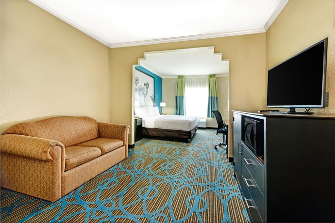 Imagen de la habitación del Hotel Super 8 By Wyndham San Antonio/alamodome Area. Foto 6