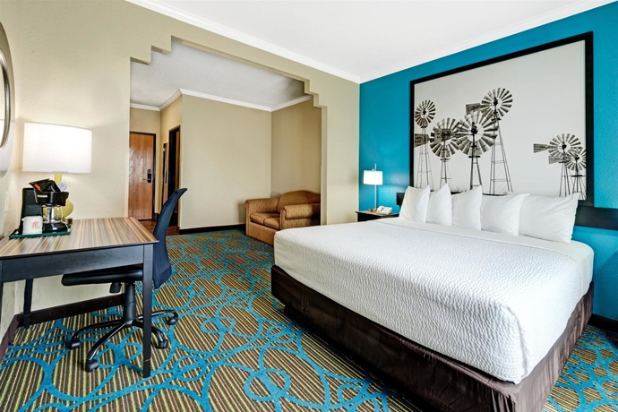 Imagen de la habitación del Hotel Super 8 By Wyndham San Antonio/alamodome Area. Foto 8