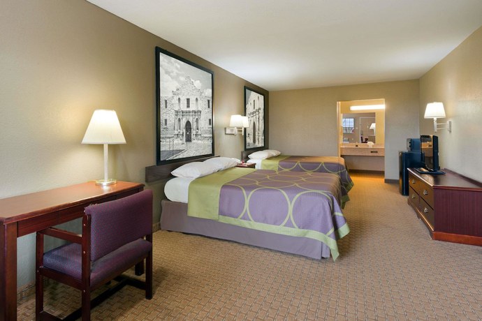 Imagen de la habitación del Hotel Super 8 By Wyndham San Antonio/riverwalk Area. Foto 4