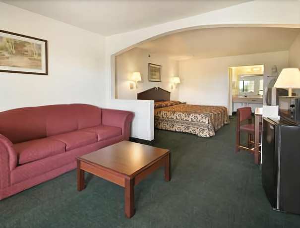 Imagen de la habitación del Hotel Super 8 By Wyndham San Antonio/riverwalk Area. Foto 5