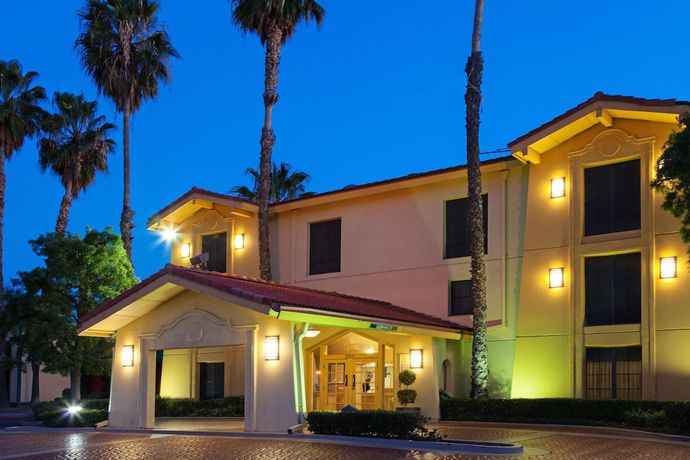 Imagen general del Hotel Super 8 By Wyndham San Bernardino. Foto 3