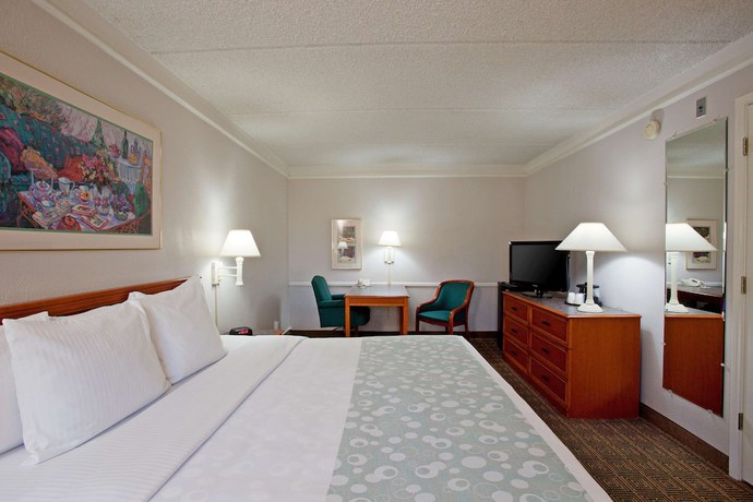 Imagen de la habitación del Hotel Super 8 By Wyndham San Bernardino. Foto 7