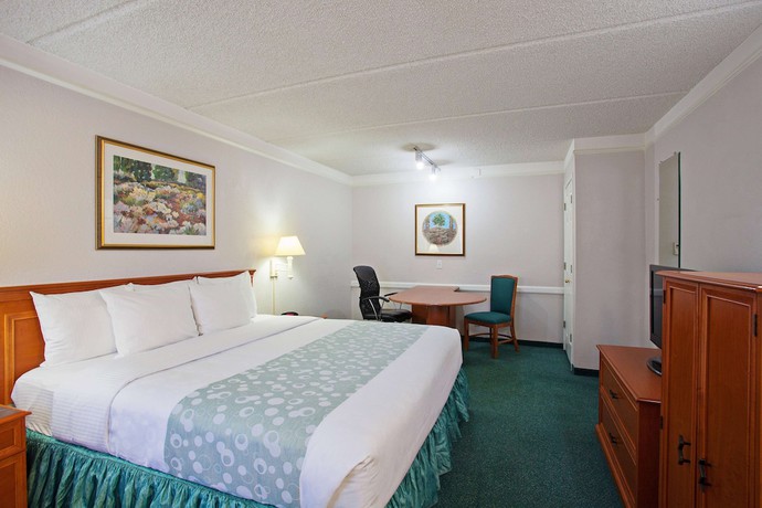 Imagen de la habitación del Hotel Super 8 By Wyndham San Bernardino. Foto 9