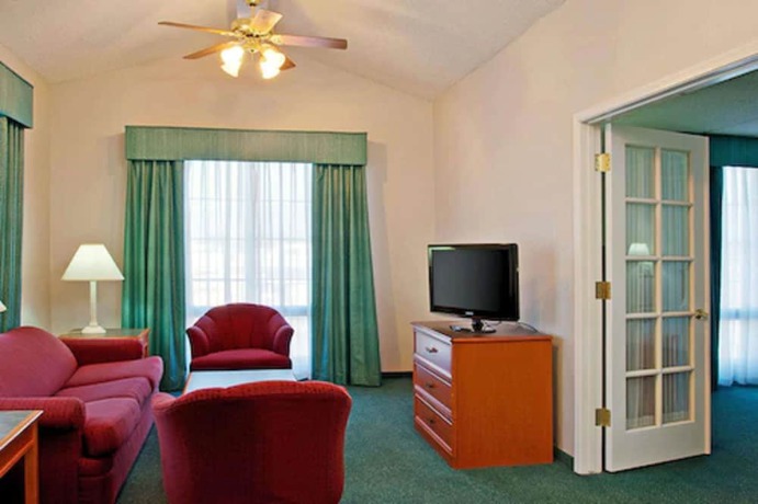 Imagen de la habitación del Hotel Super 8 By Wyndham San Bernardino. Foto 11