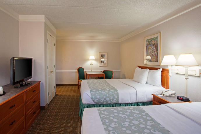 Imagen de la habitación del Hotel Super 8 By Wyndham San Bernardino. Foto 13