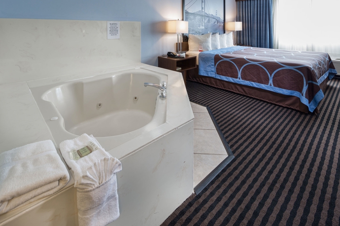 Imagen de la habitación del Hotel Super 8 By Wyndham San Bruno/ San Francisco (sfo) Airport. Foto 6