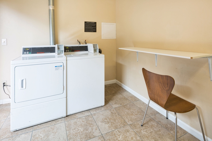 Imagen de los interiores del Hotel Super 8 By Wyndham San Bruno/ San Francisco (sfo) Airport. Foto 16