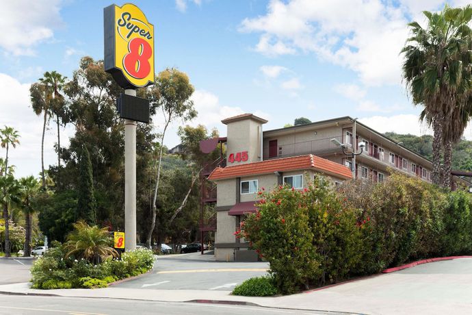 Imagen general del Hotel Super 8 By Wyndham San Diego Circle. Foto 1