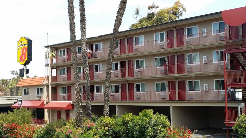 Imagen general del Hotel Super 8 By Wyndham San Diego Circle. Foto 3