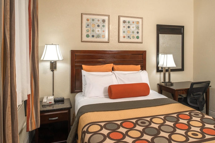 Imagen de la habitación del Hotel Super 8 By Wyndham San Francisco/union Square Area. Foto 4